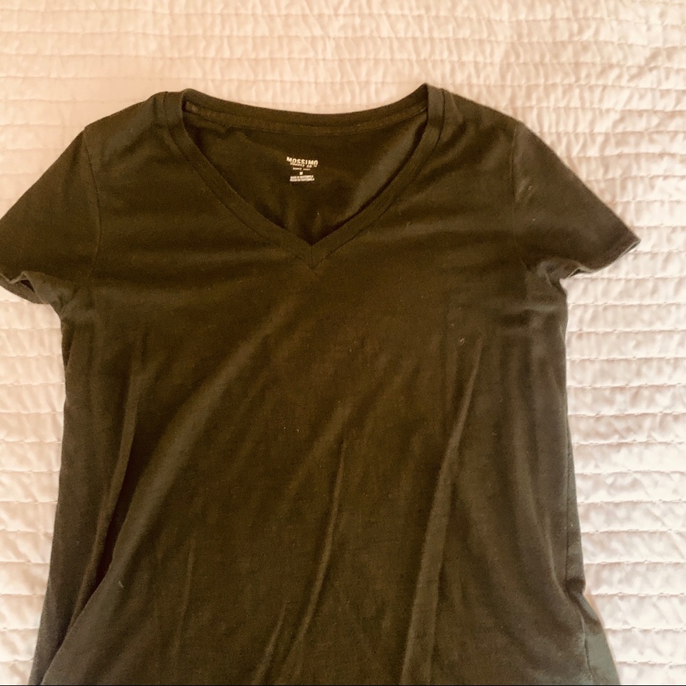 Olive Mossimo V neck